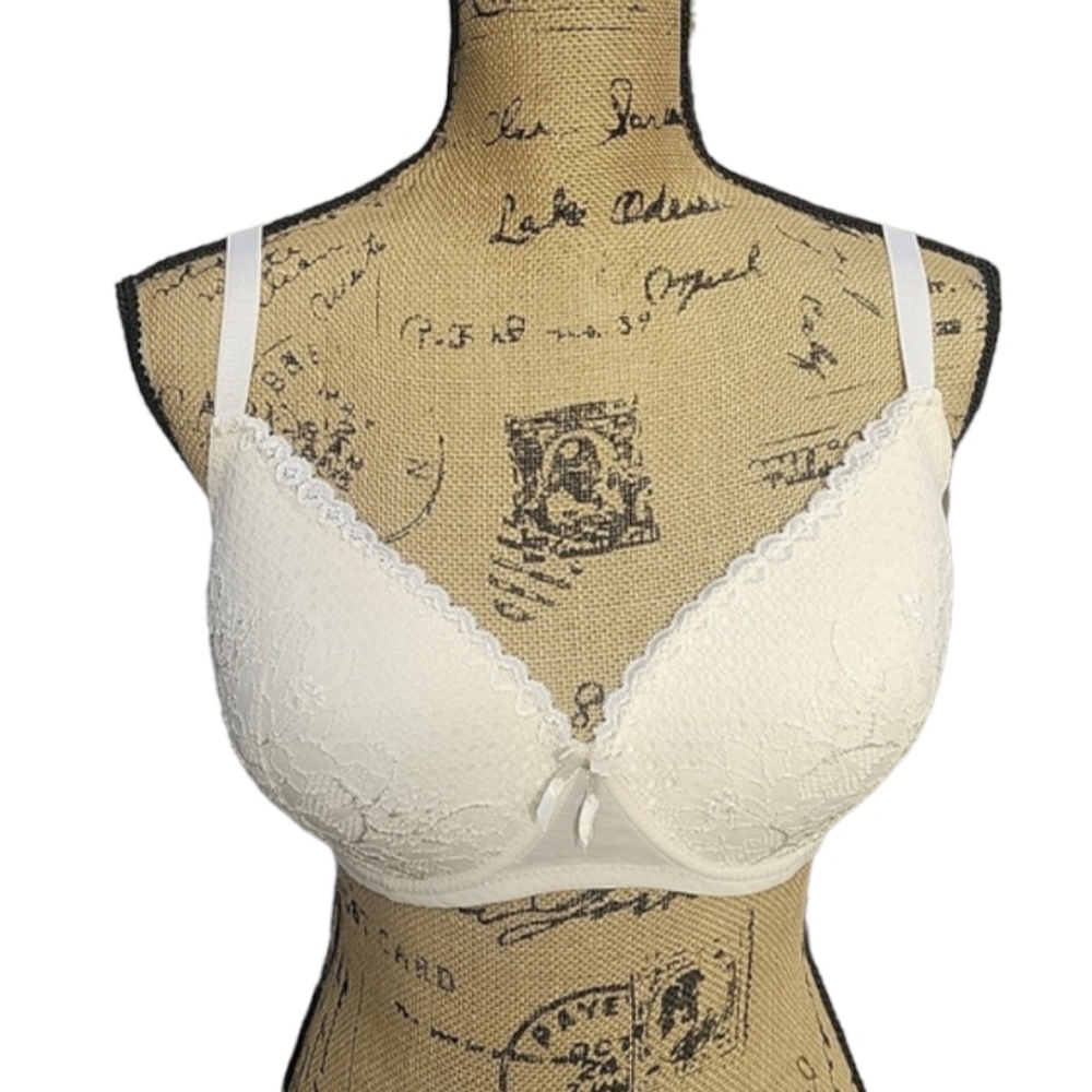 NEW Lacy Padded Underwire Bra